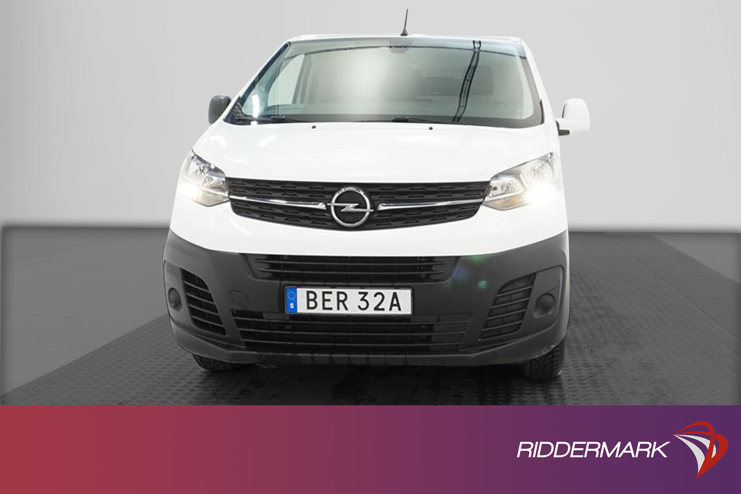 Opel Vivaro L2 1.5D Automat 120hk Värmare Dragkrok PDC Moms