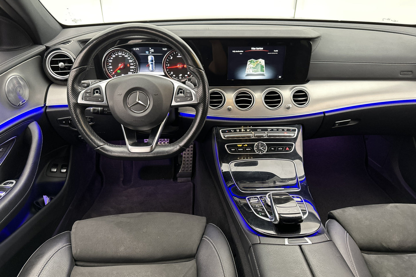 Mercedes-Benz E 220 d 194hk AMG Burmester 360º Drag Nyservad