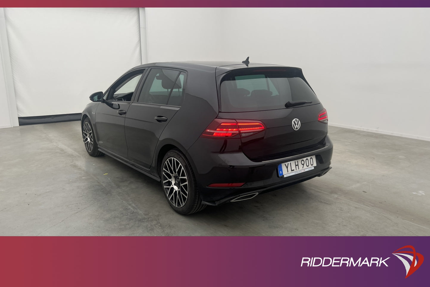 Volkswagen Golf 1.0 TSI 110hk R-Line Pano Cockpit Kamera