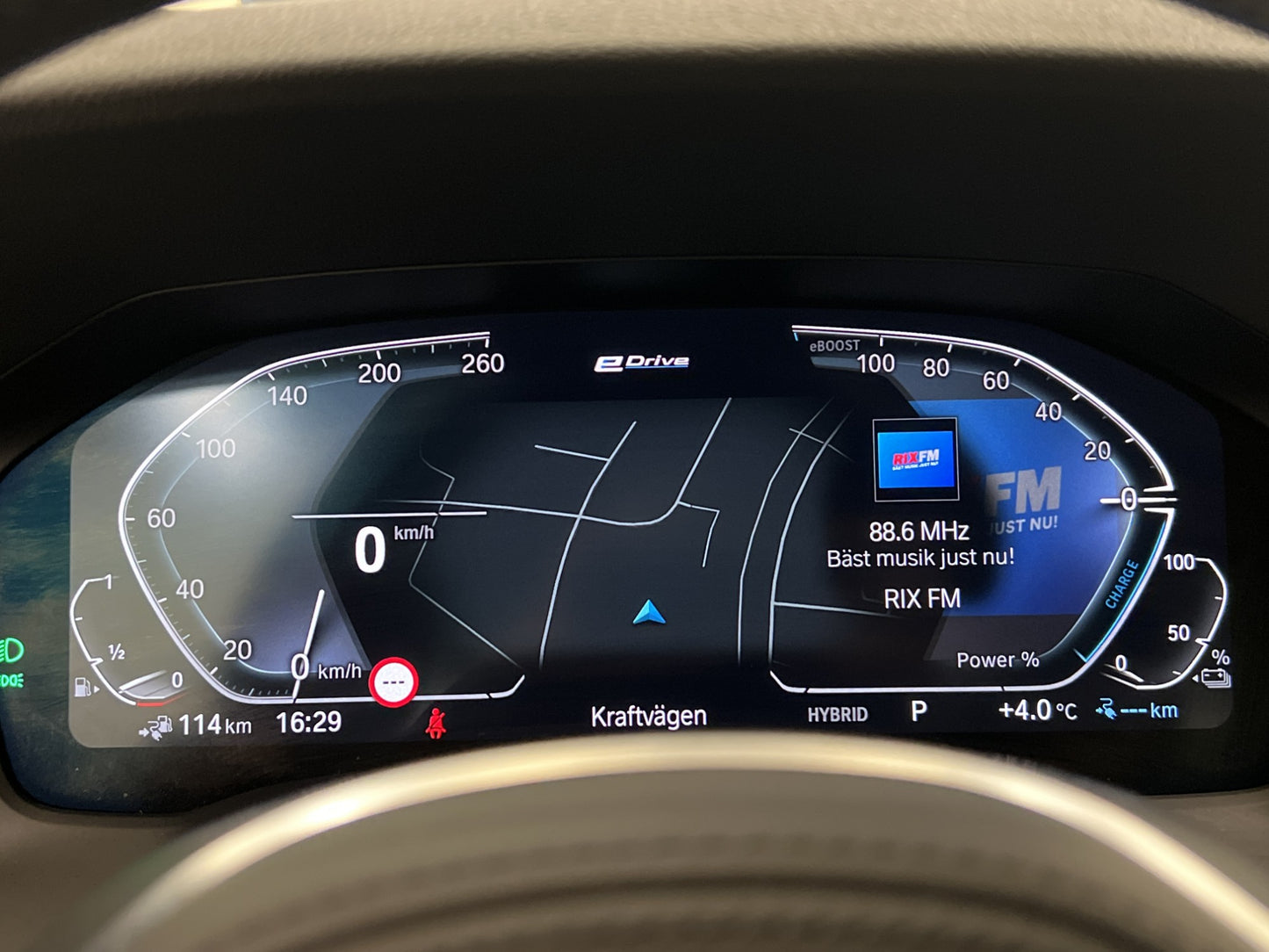 BMW 330e xDrive M Sport Värmare Cockpit Kamera HiFi Drag