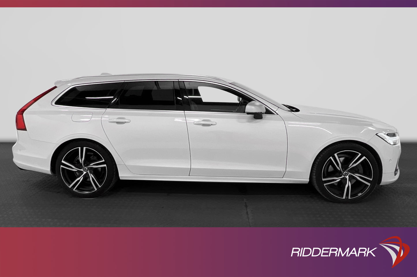 Volvo V90 T8 TwEn AWD 392HK R-Design Pano B&W 360* Drag