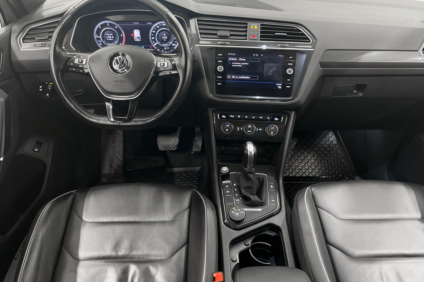 Volkswagen Tiguan 4M 190hk Cockpit Dynaudio Skinn Drag BLIS