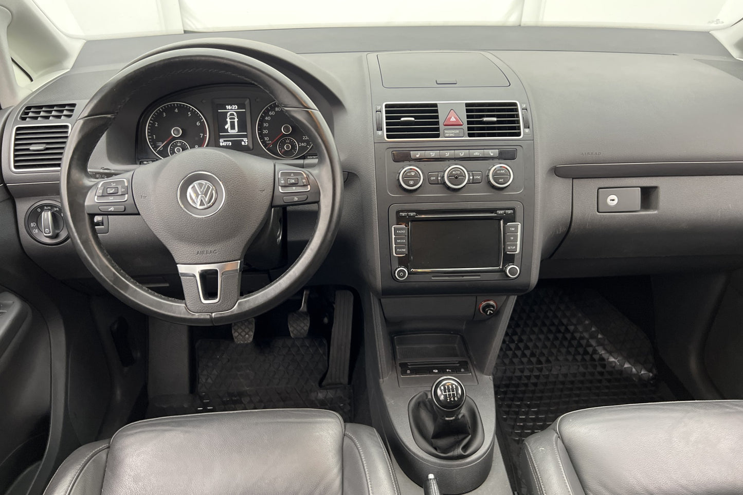 Volkswagen CrossTouran 1.4 TSI 140hk 7-Sits Sensorer Skinn