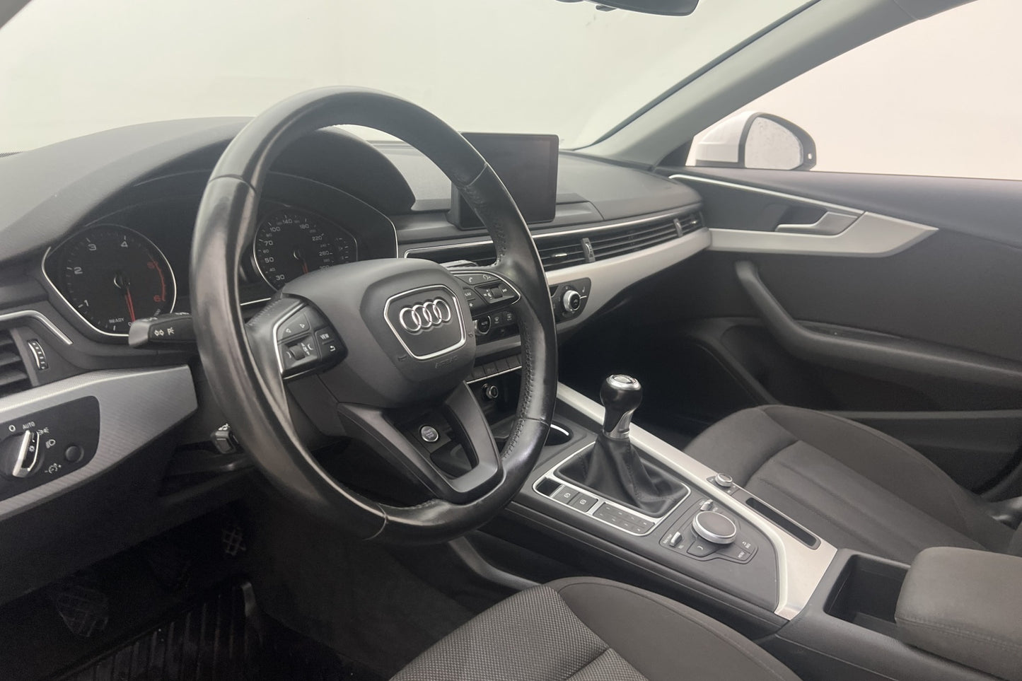 Audi A4 Avant TDI 190hk Proline Navi Sensorer Drag Välservad