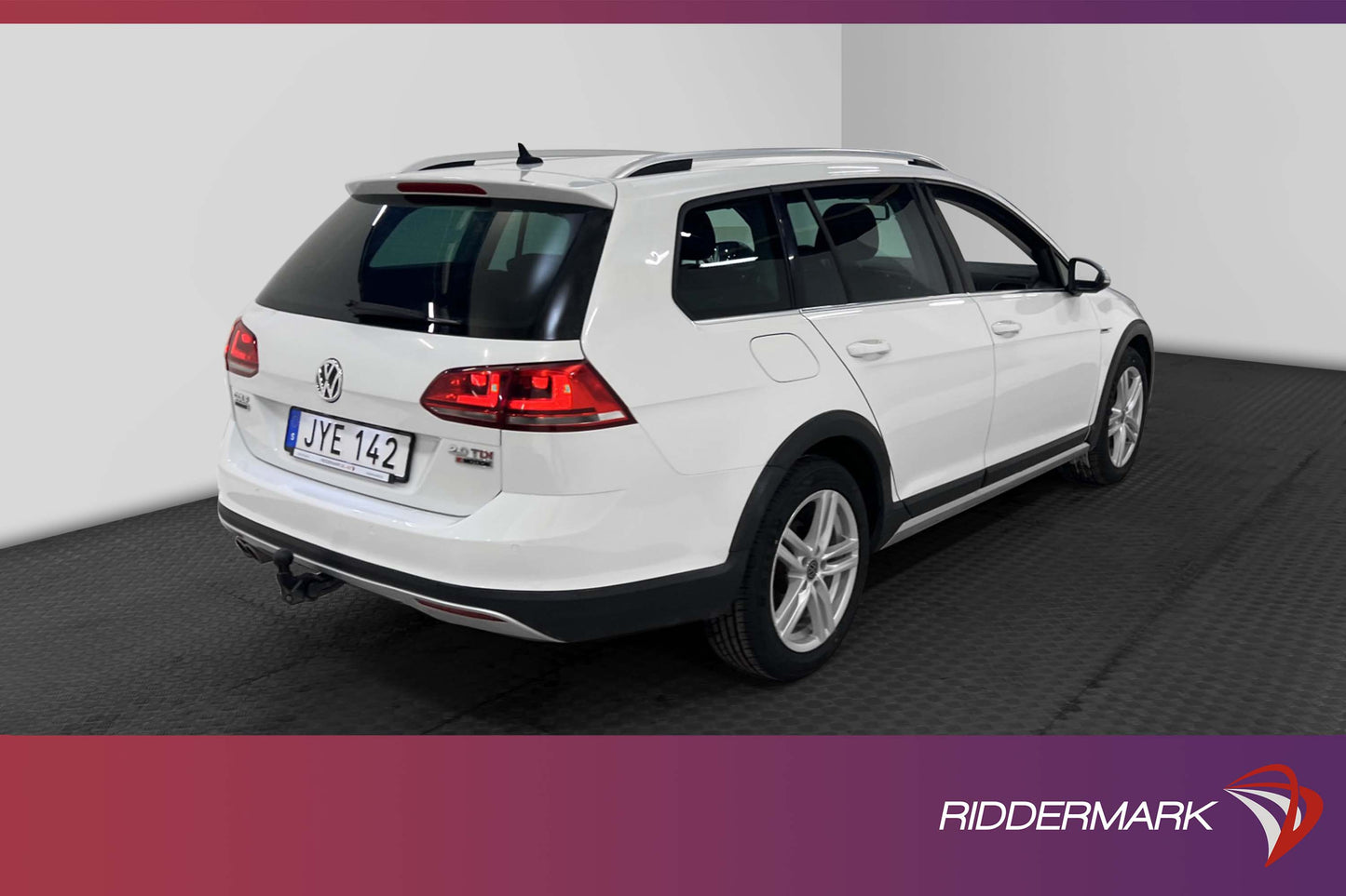 Volkswagen Golf Alltrack 4M 184hk Premium Värmare B-Kam Drag