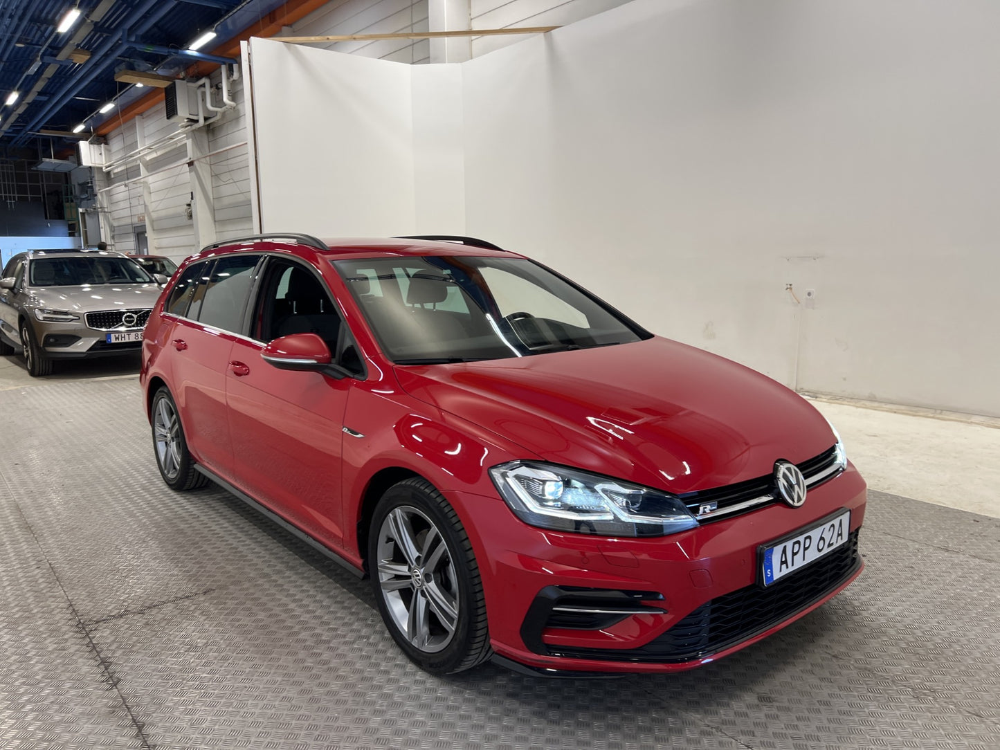 Volkswagen Golf 1.5 TSI 150hk R-line B-Värmare B-Kamera Drag