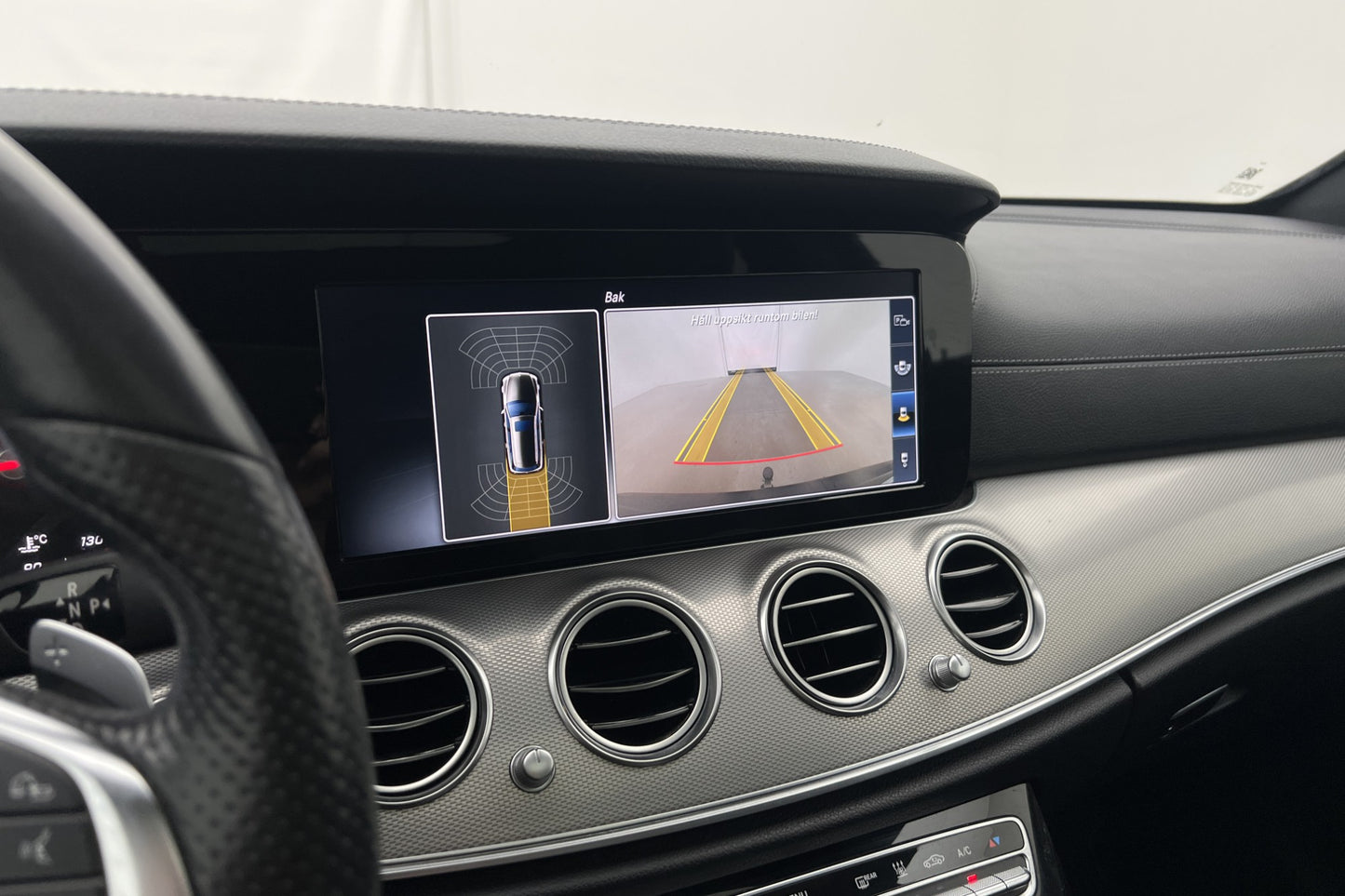 Mercedes-Benz E 220 T d 4M AMG Pano Värm Burm CarPlay Drag