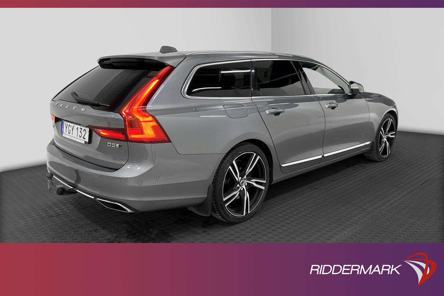 Volvo V90 D5 AWD Inscription D-värm VOC HUD 360 Pano B&W