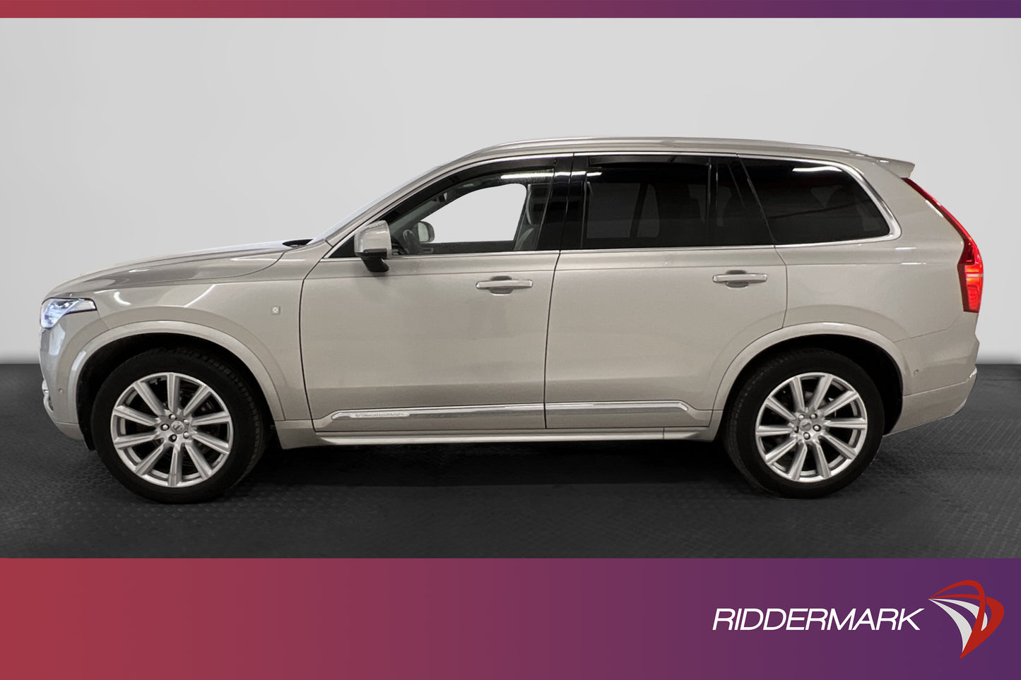 Volvo XC90 D5 AWD Inscription B&W HUD Pano 7-sits Kunglig