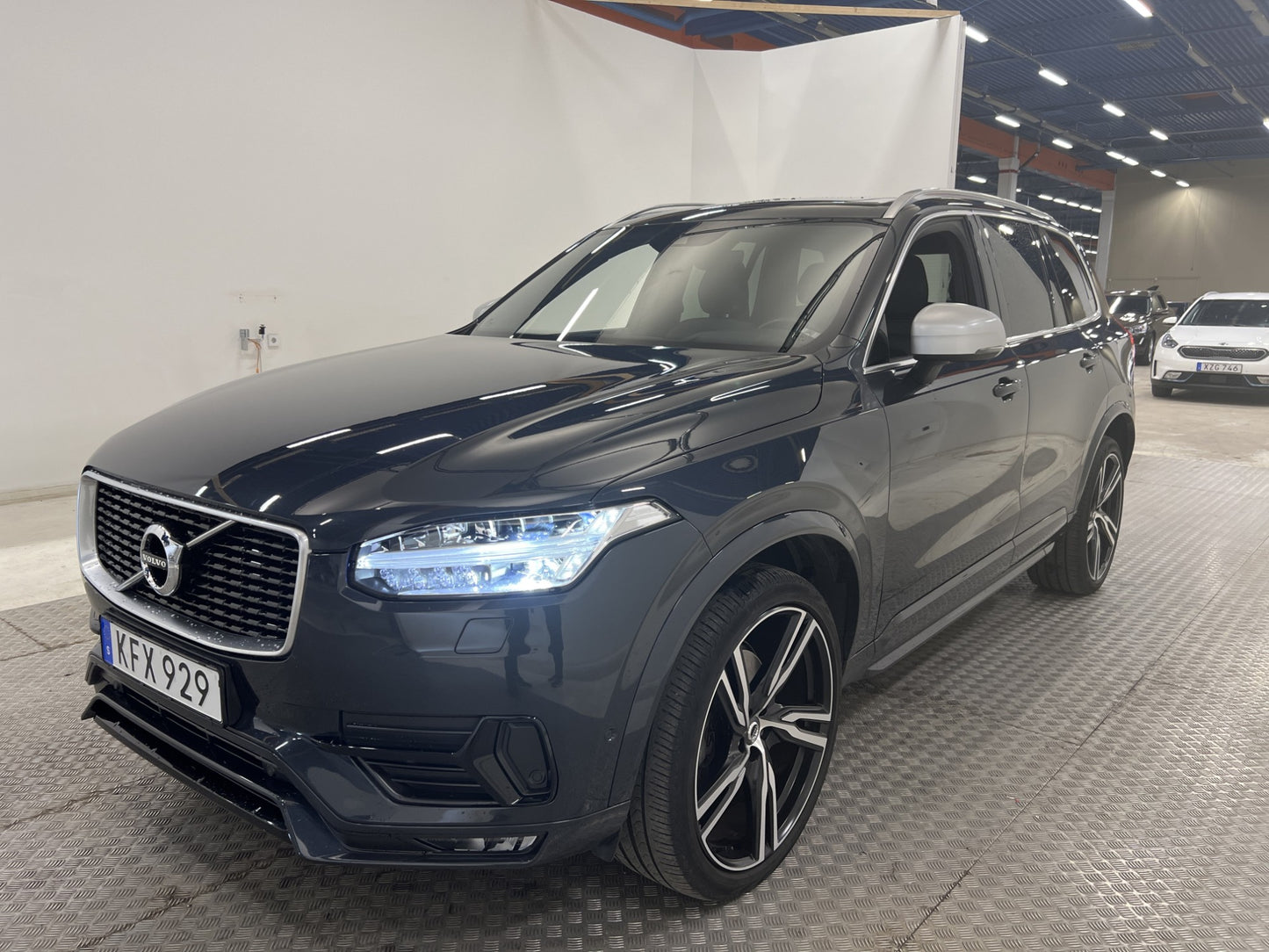 Volvo XC90 R-Design B&W Pano 7Sits Skinn HUD