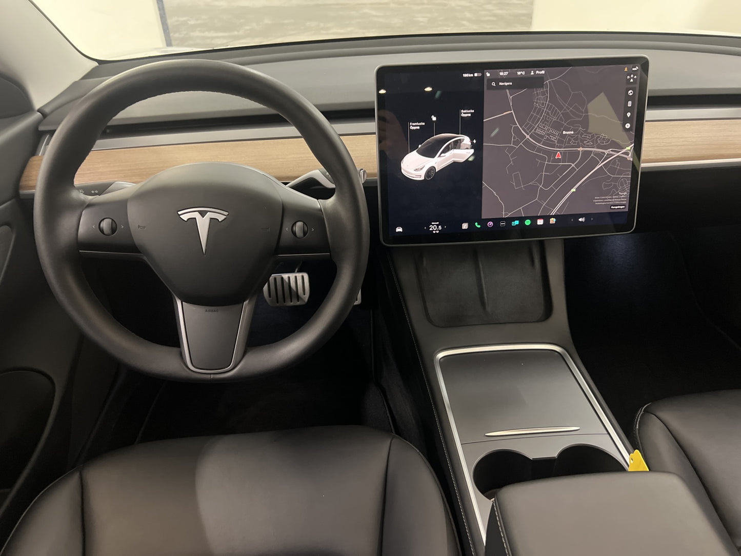 Tesla Model 3 Performance AWD 513hk Svensksåld Autopilot