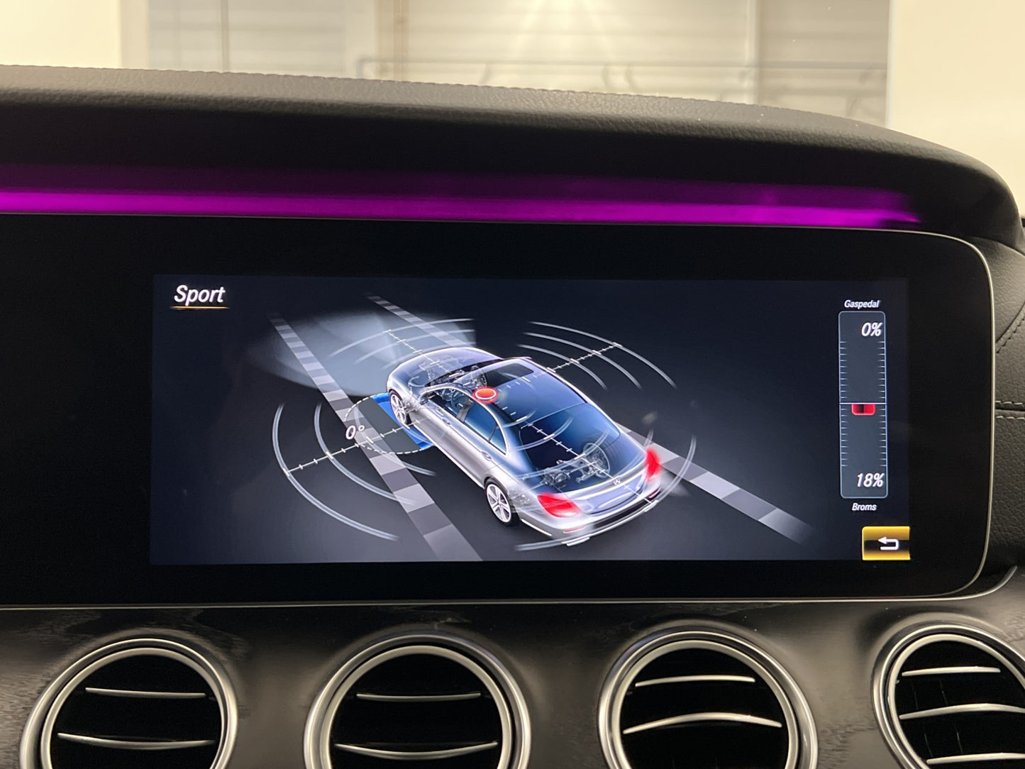 Mercedes-Benz E 220 d 194hk AMG Pano Wide HUD Värmare Kamera