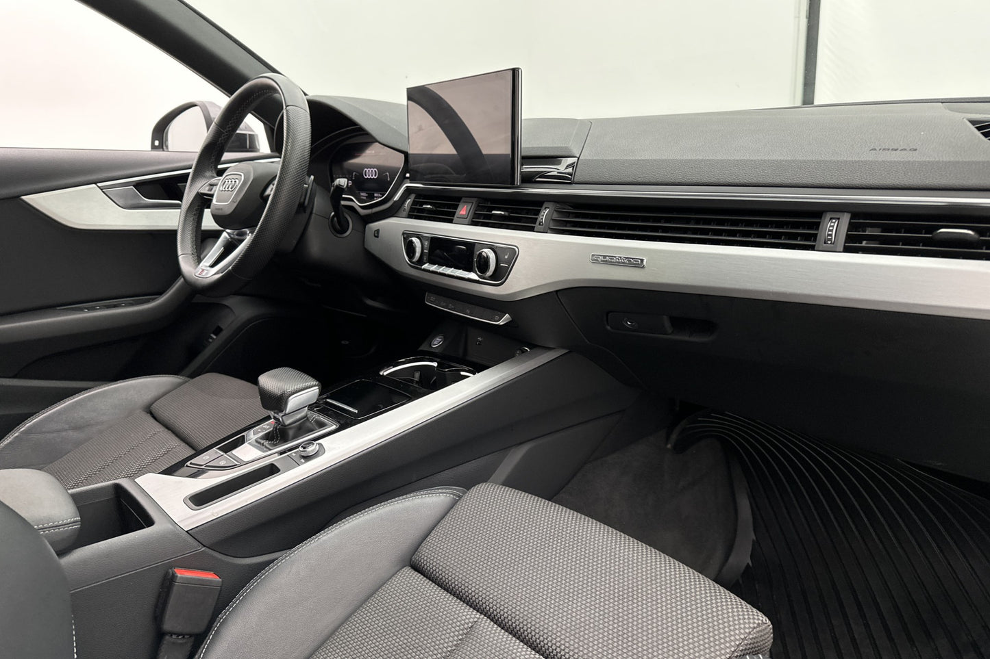 Audi A4 40 TDI Q 190hk S-Line Cockpit Värmar Kamera Nav Drag