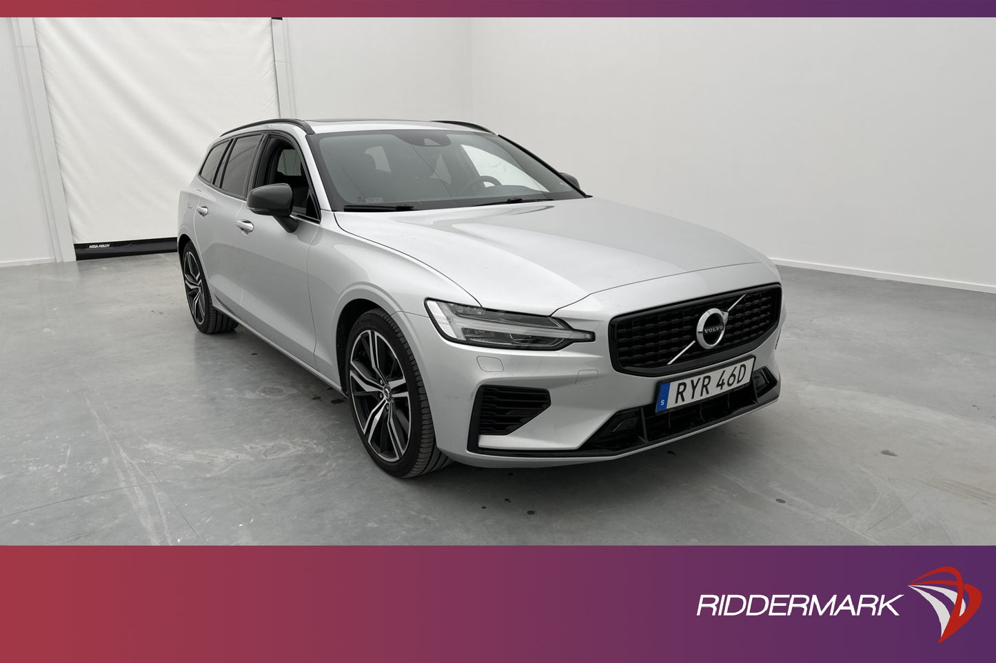 Volvo V60 T8 Recharge 456hk R-Design Pano Drag H/K 18,8 kWh