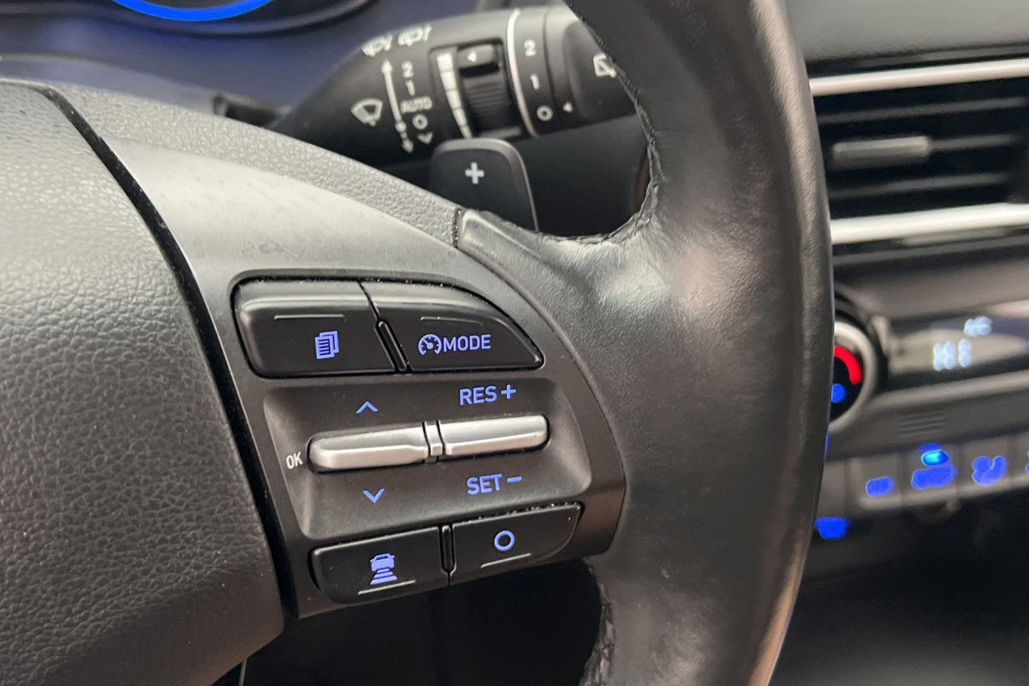 Hyundai Kona Hybrid 141hk Trend Kamera CarPlay Välservad