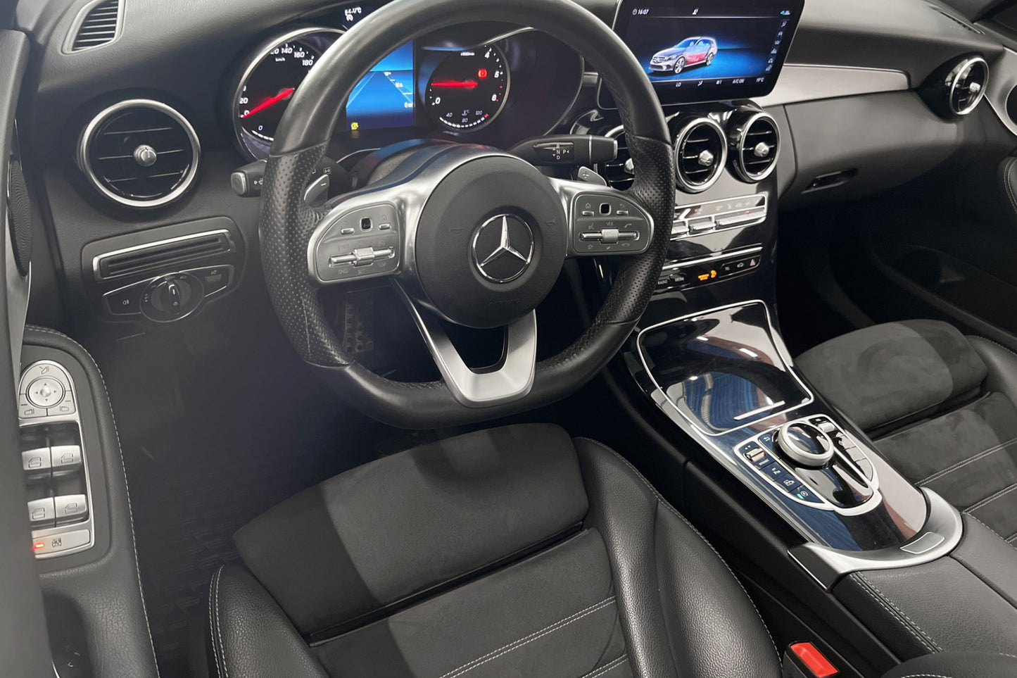 Mercedes-Benz C 220 d 4MATIC 194hk AMG Panorama D-Värm Drag