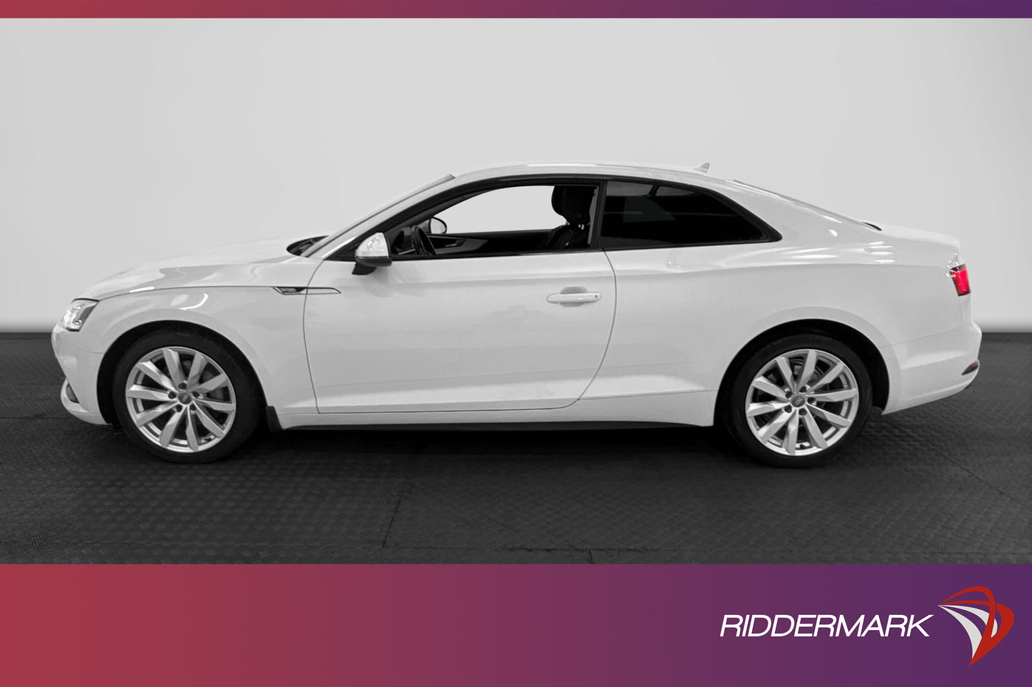 Audi A5 Coupé 2.0 TDI 190hk Svart optik Välservad P-sensor