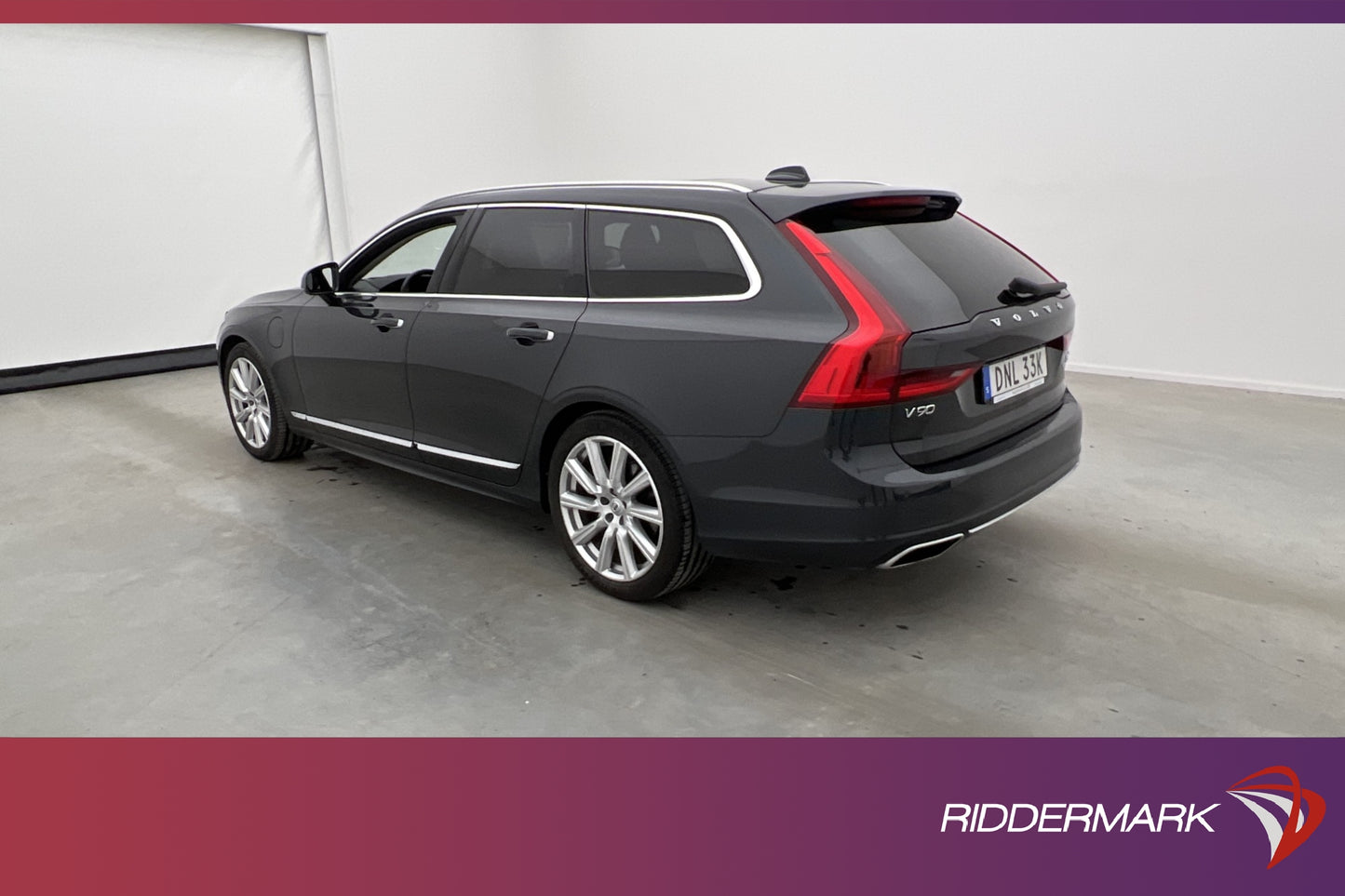 Volvo V90 Recharge T8 AWD 390hk Inscription Pano B&W Drag