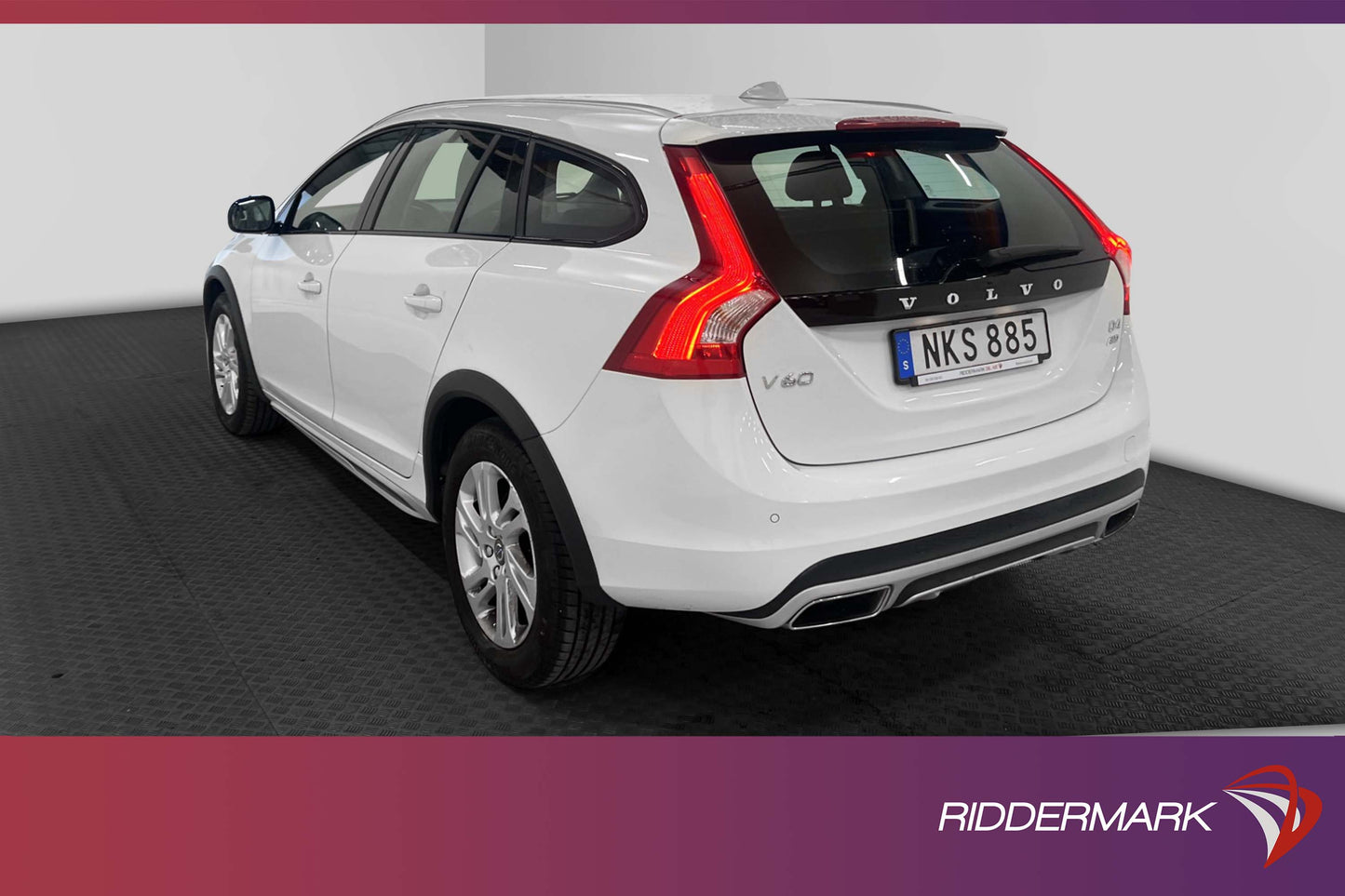 Volvo V60 Cross Country D4 AWD 190hk Summum PDC Navi Välserv