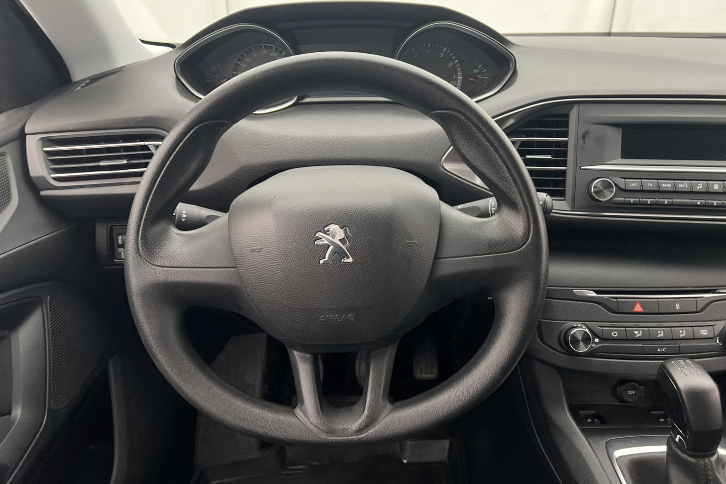 Peugeot 308 1.2 VTi 82hk Access Farthållare Låg-Skatt