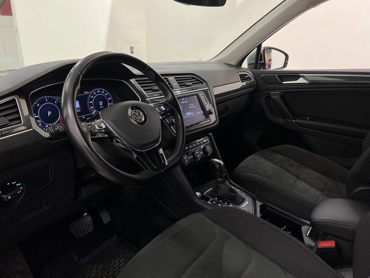 Volkswagen Tiguan 2.0 TDI 4M Premium D-värm Cockpit Dragkrok