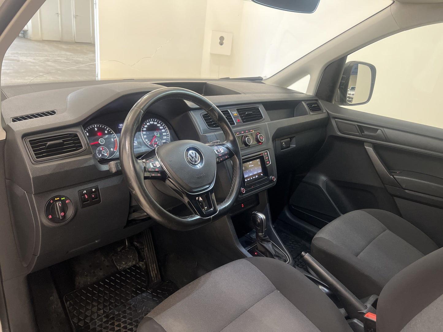 Volkswagen Caddy Maxi 2.0TDI DSG Värmare Dragkrok Moms