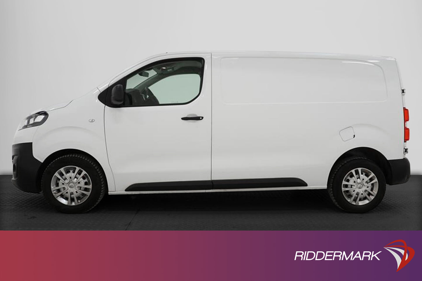 Opel Vivaro Lång 1.5D Automat Värmare Dragkrok PDC Moms