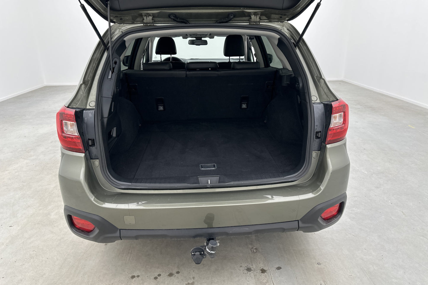 Subaru Outback 2.5 175hk 4WD Summit H/K Kamera Navi M-Värm