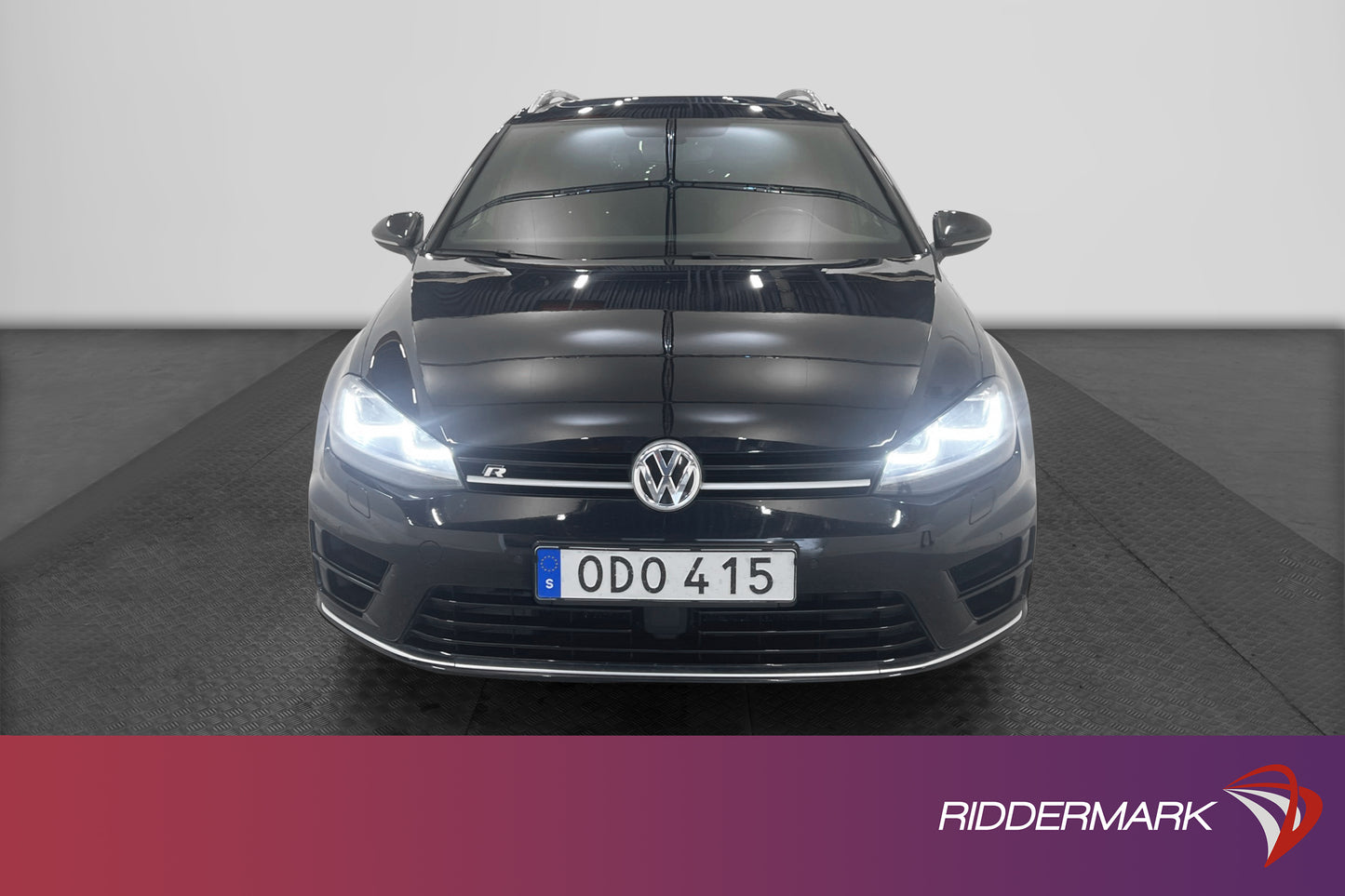 Volkswagen Golf SC R 2.0 4M DSG 300hk Pano Skinn Kamera Navi