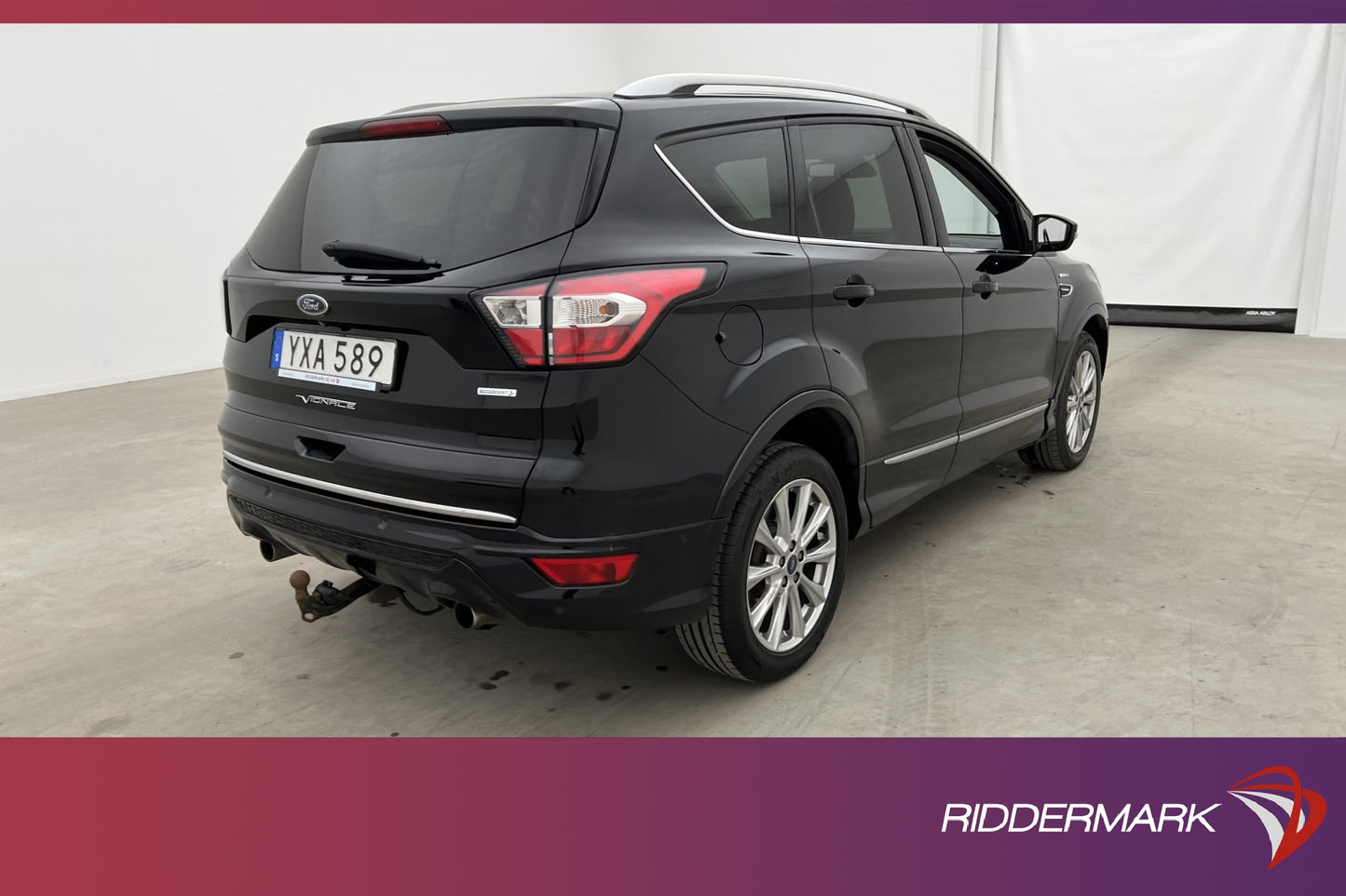 Ford Kuga 2.0 AWD 242hk Vignale Värm Skinn Kamera Navi Drag