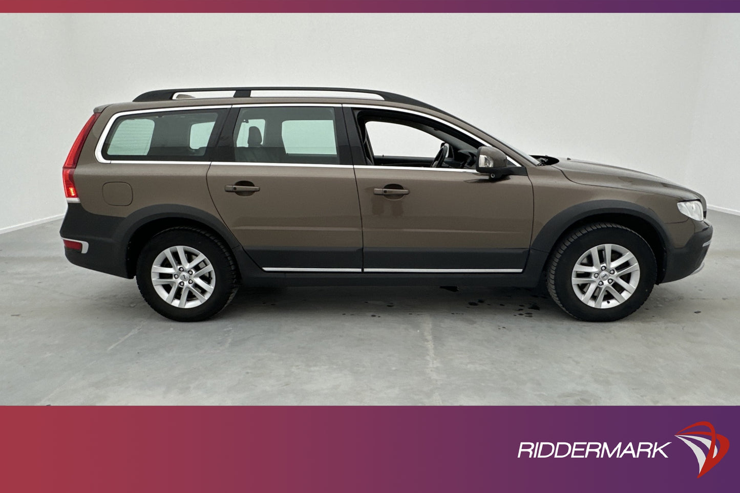 Volvo XC70 D4 AWD 181hk Summum VOC Värmare BLIS Navi Drag