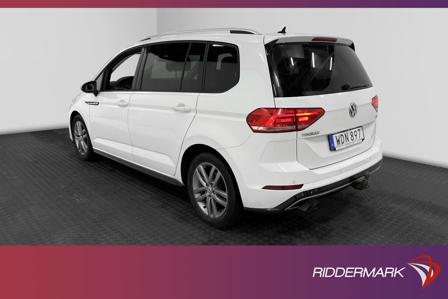 Volkswagen Touran 1.4 TSI R-Line 7-sits Kamera Carplay Drag