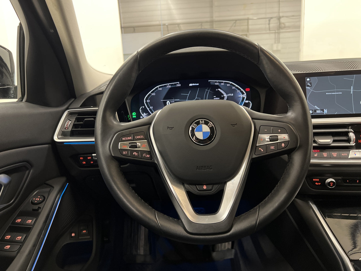 BMW BMW 330e xDrive Touring 292hk Sport Line Drag Skinn MOMS