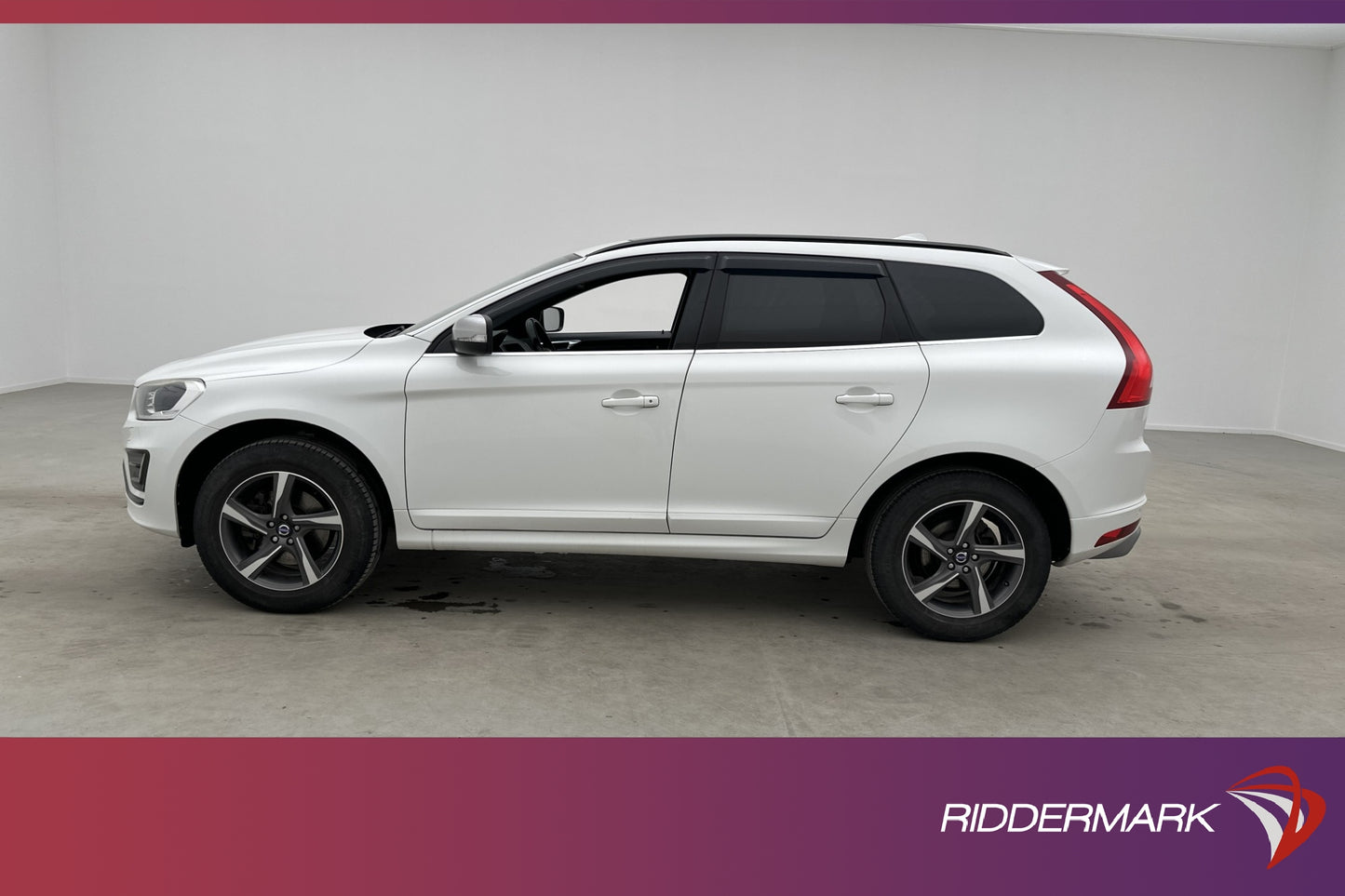 Volvo XC60 D4 AWD R-Design Pano VOC Navi Skinn BLIS Drag