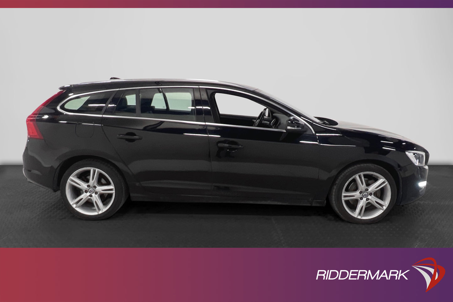 Volvo V60 D4 190hk AWD Summum D-värm VOC Navi Drag