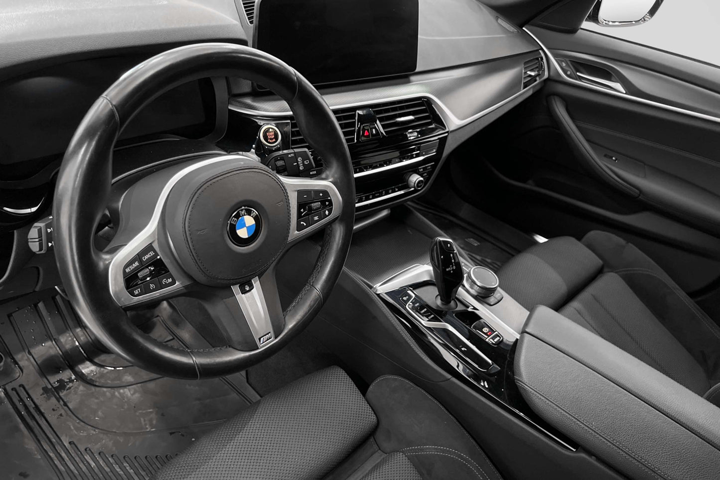 BMW 520 d xDrive 190hk M-Sport Cockpit Värm Navi B-Kam Drag