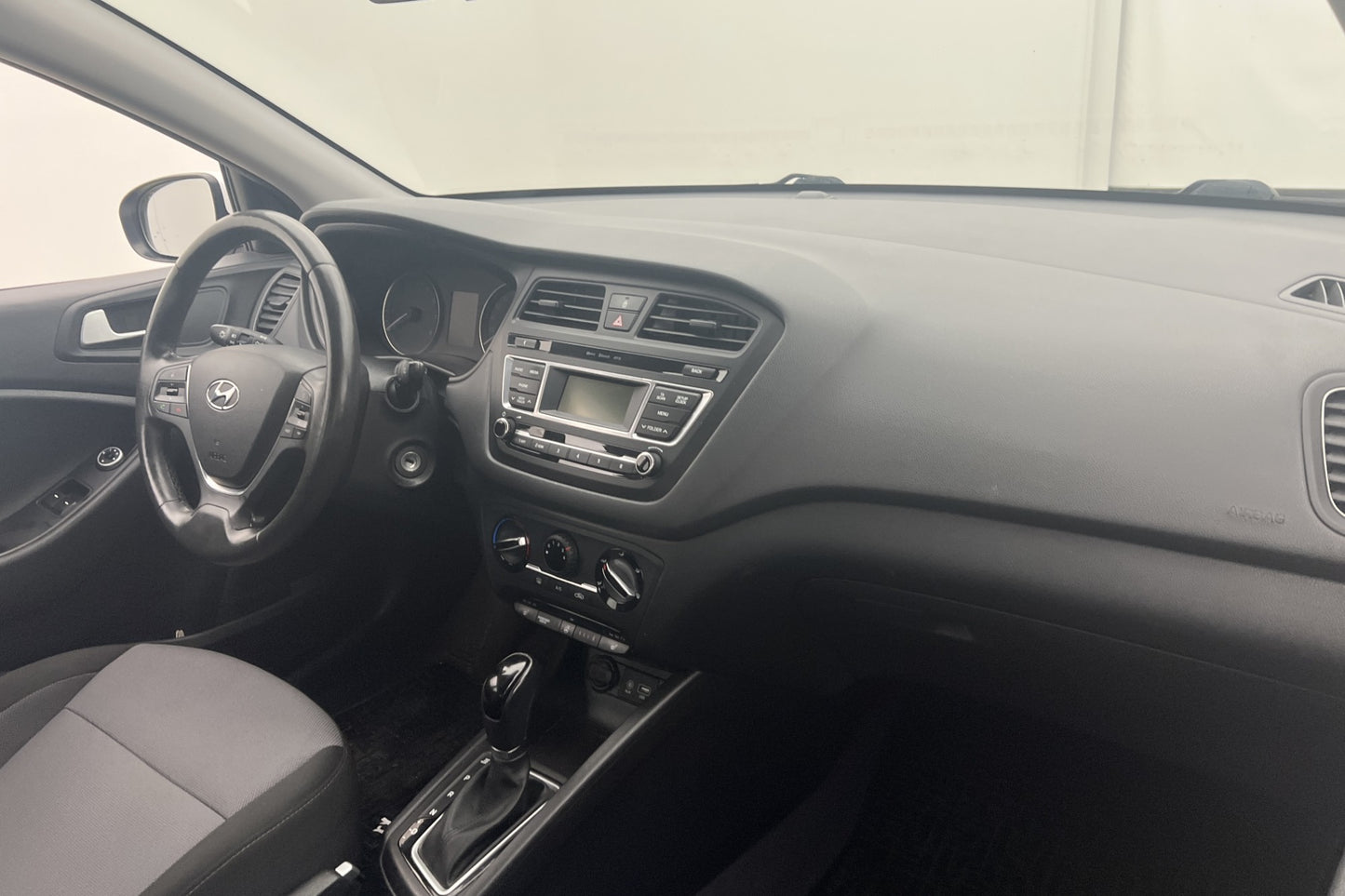 Hyundai i20 1.4 Automatisk 101hk Premium Rattvärme Välservad