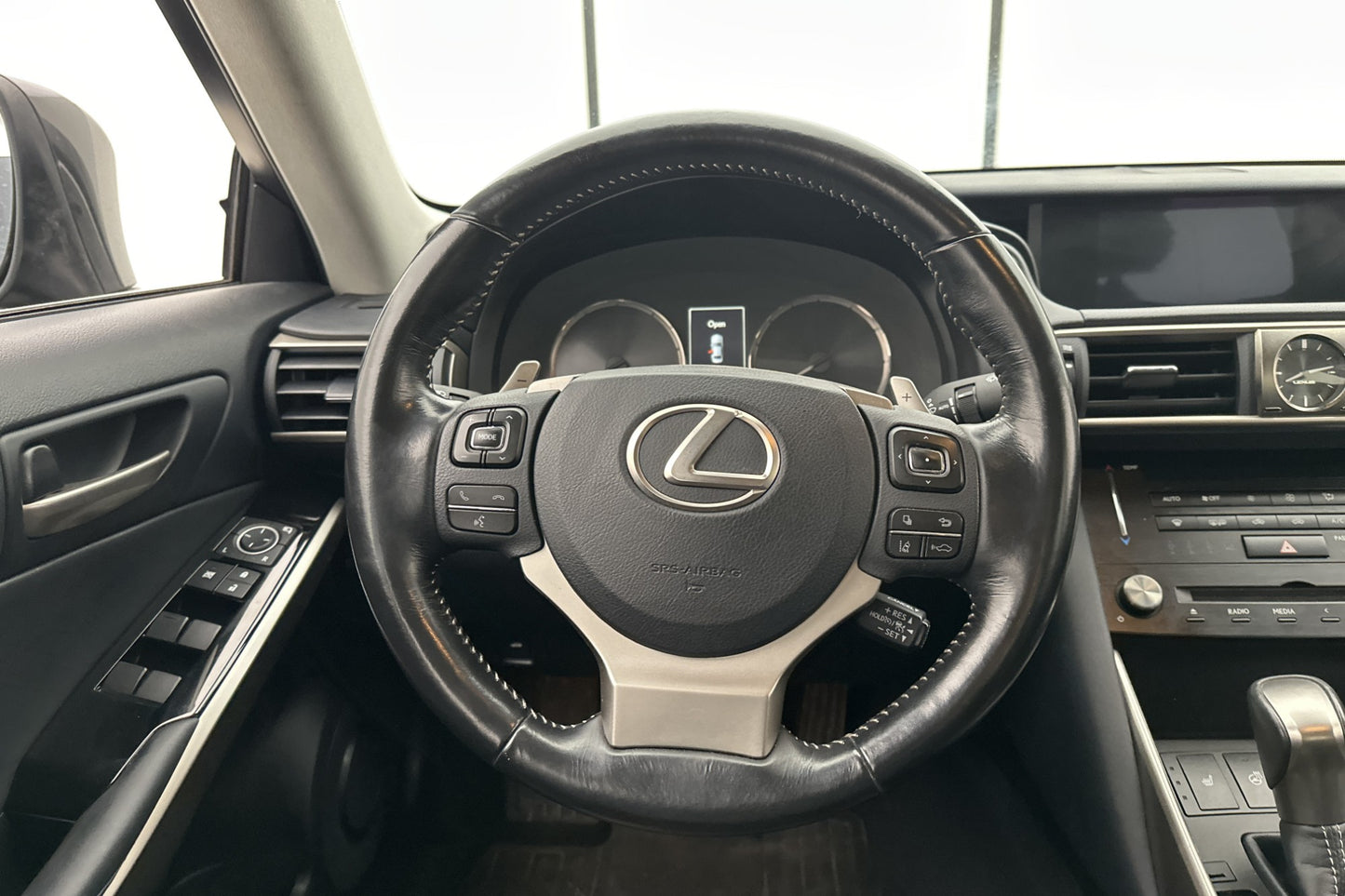 Lexus IS 300h CVT 223hk Executive Kamera Navi Skinn Elstolar