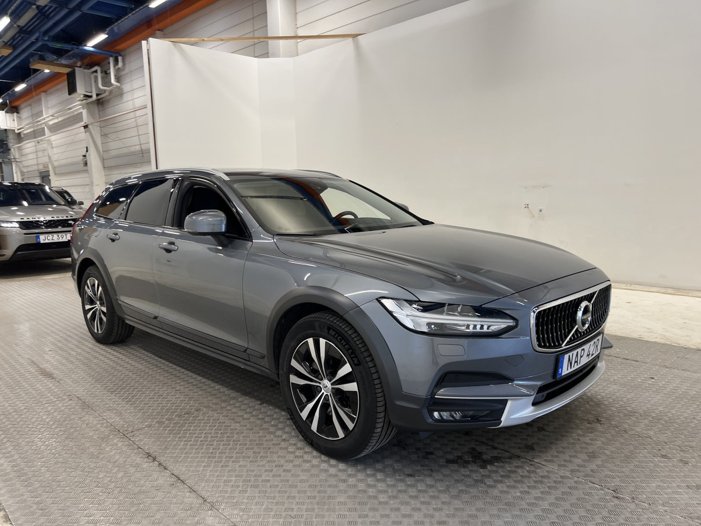 Volvo V90 Cross Country D4 AWD D-Värm VOC Skinn HUD 360° GPS