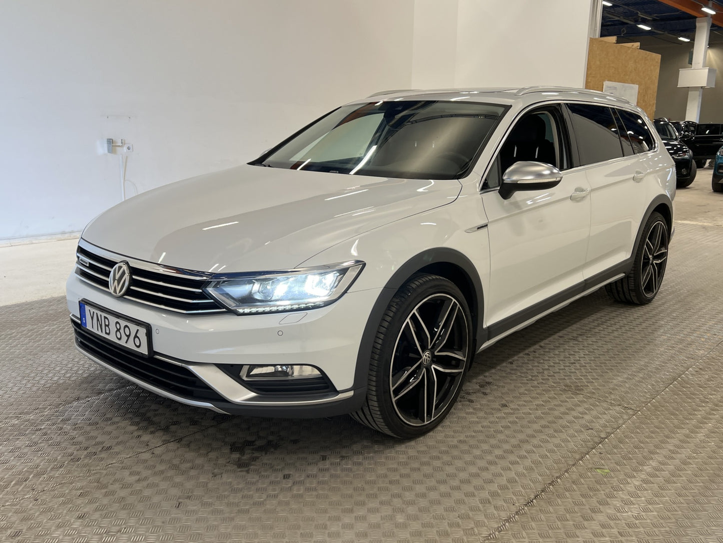 Volkswagen Passat Alltrack 4M 190hk Executive Pano Värmare