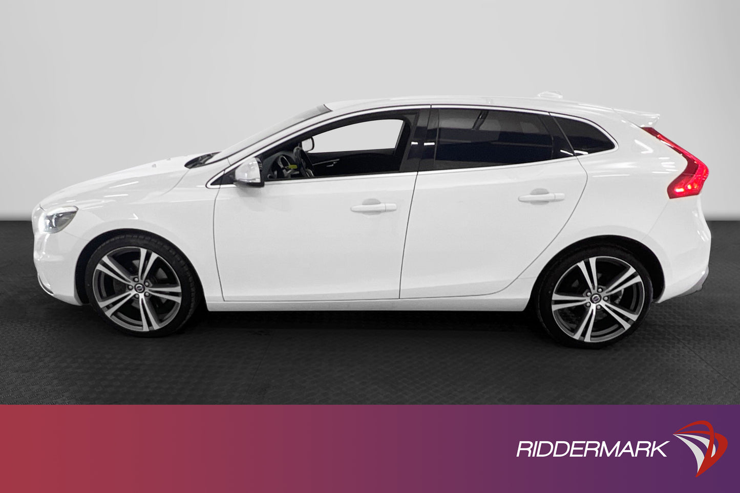 Volvo V40 D4 R-Design VOC Värmare Premium-Sound Välservad