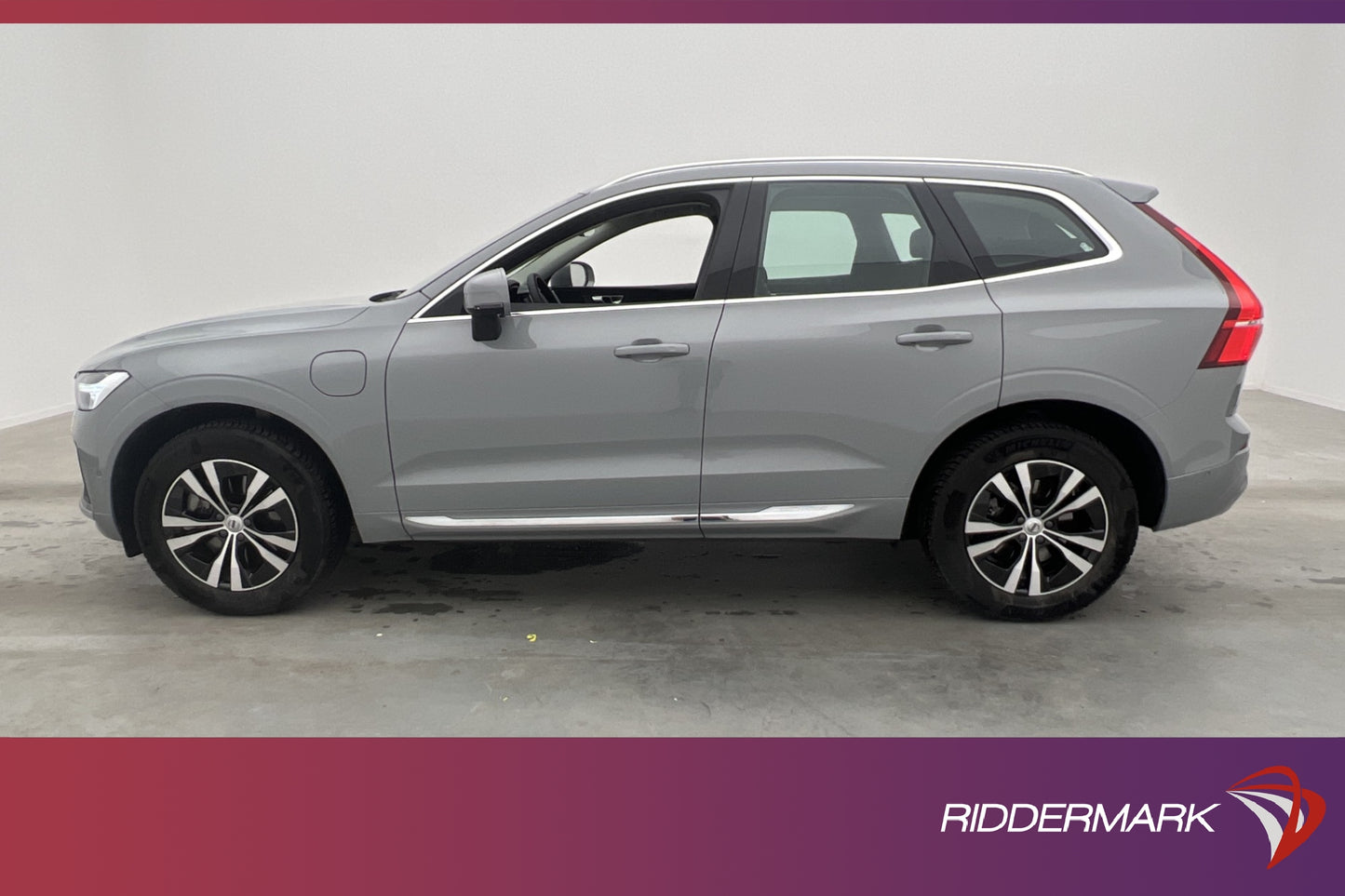 Volvo XC60 Recharge T6 AWD Core Bright Pano  360° Skinn Drag