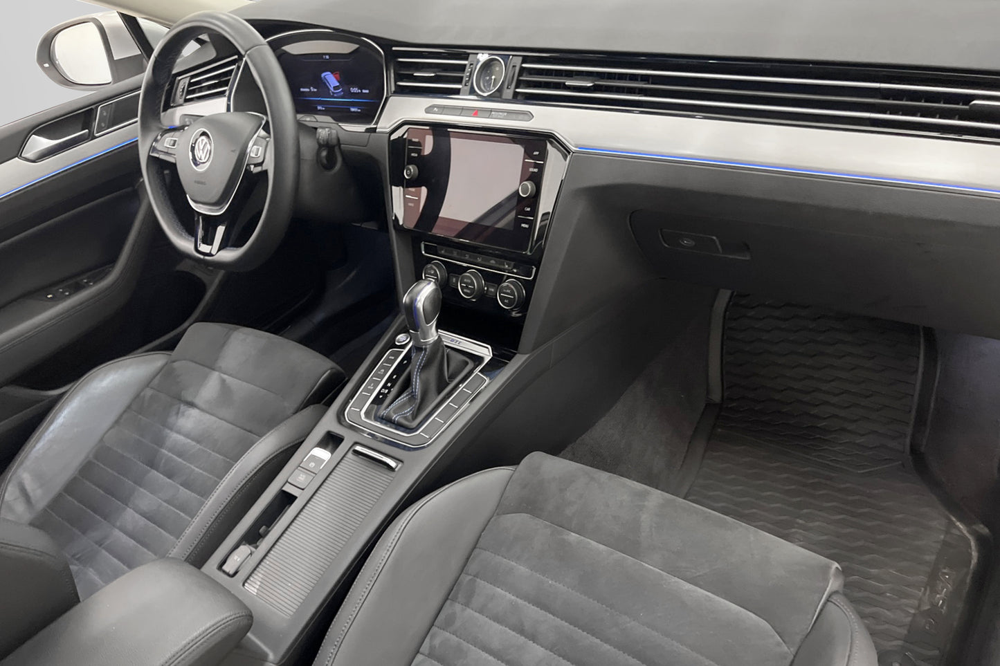 Volkswagen Passat GTE 218hk Executive Cockpit Värmare MOMS