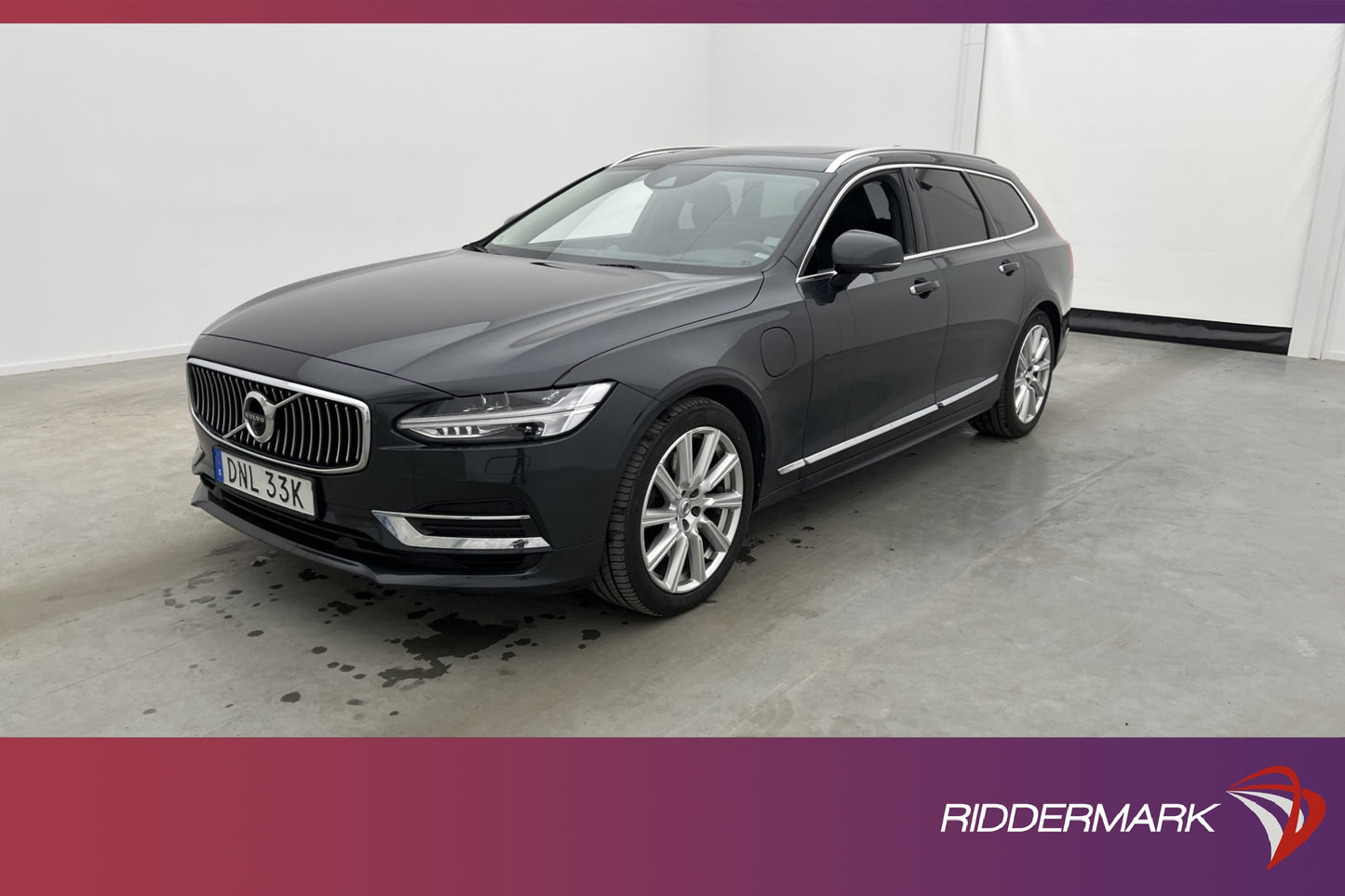 Volvo V90 Recharge T8 AWD 390hk Inscription Pano B&W Drag