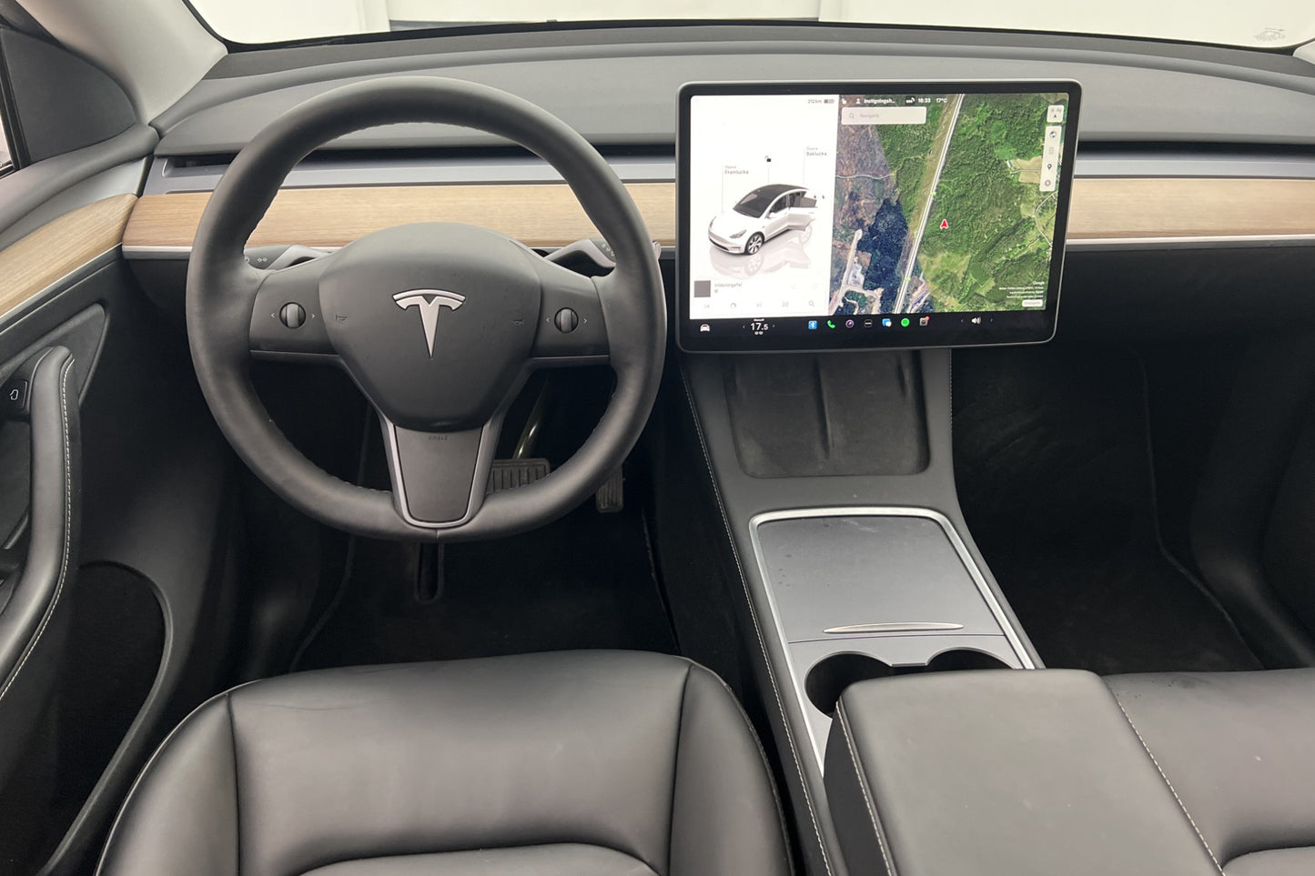 Tesla Model Y Long Range AWD 514hk Autopilot Dragkrok MOMS