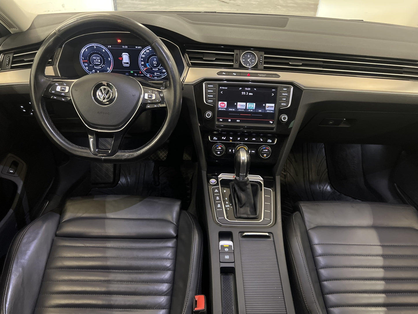 Volkswagen Passat TDI 4M 190hk R-Line Cockpit Värmare Drag