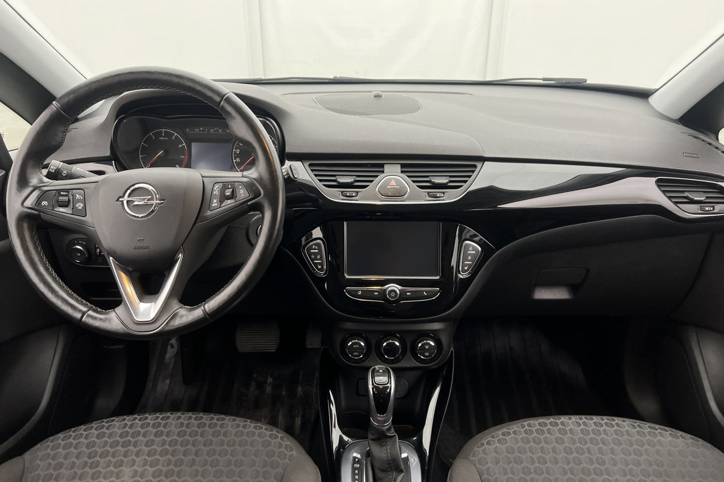 Opel Corsa 1.4 90hk Enjoy Sensorer Rattvärme Välservad