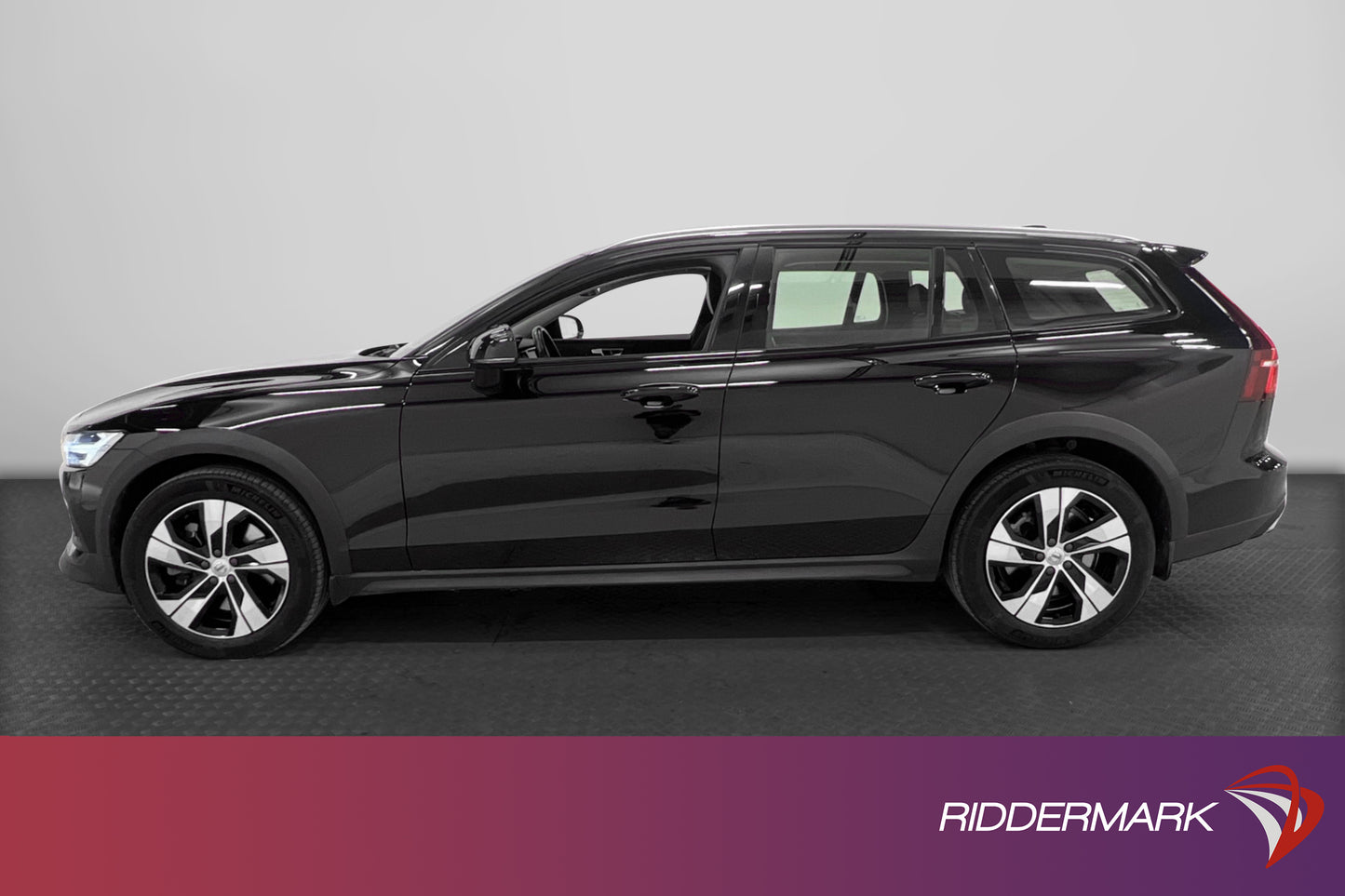 Volvo V60 Cross Country B4 AWD Momentum H/K B-Kam Navi MOMS