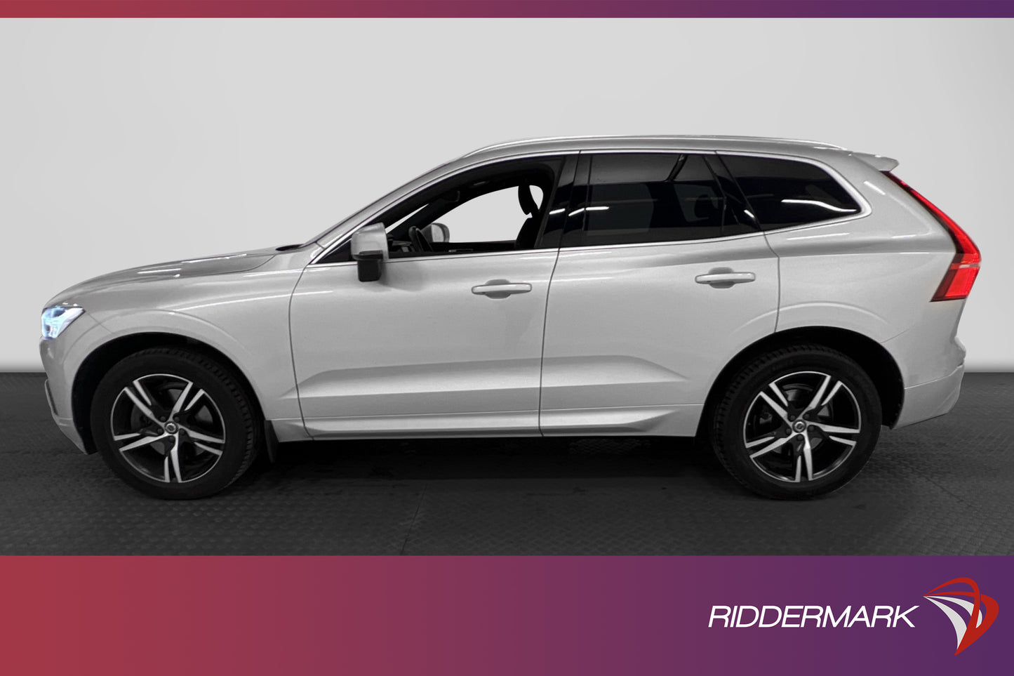 Volvo XC60 T5 AWD 250hk R-Design Pano VOC 360° Navi Drag