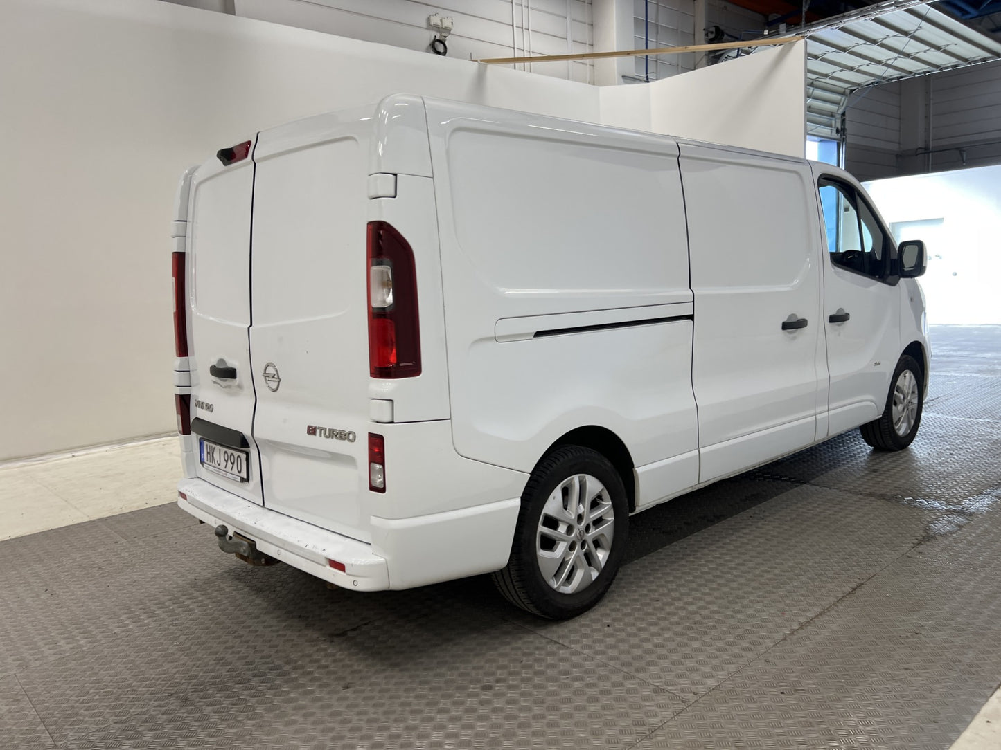 Opel Vivaro L2 1.6 145hk Värmare Dragkrok B-Kamera Moms